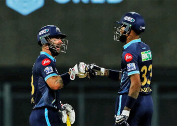 लखनउ सुपर जायन्टलाई ५ विकेटले पराजित गर्दै गुजरातले विजयी सुरुआत