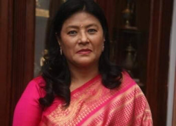 काठमाडौं महानगर प्रमुख उम्मेदवार सिर्जना सिंहले संकल्पपत्र सार्वजनिक गर्दै