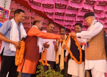जसपाका मेयर राय र माओवादी नेता ढुंगानासहित १८ जना वडाध्यक्ष एमालेमा प्रवेश