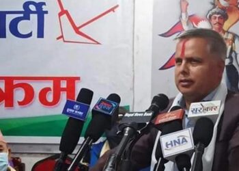 पूर्व सचिव केदारबहादुर अधिकारी राष्ट्रिय प्रजातन्त्र पार्टीमा प्रवेश
