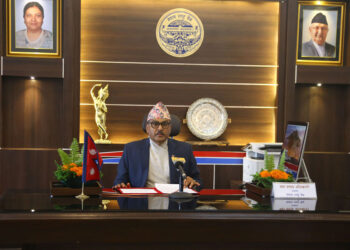 नेपाल राष्ट्र बैंकका गभर्नर महाप्रसाद अधिकारीलाई निलम्बन गर्ने सरकारको निर्णय