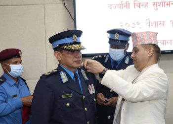 आईजीपी सिंह र अर्यालले लगाए दर्ज्यानी चिन्ह