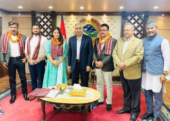 कलाकार अभिनेता भुवन केसी,अभिनेत्री श्वेता खड्का र रबिन्द्र खड्का काँग्रेस प्रवेश
