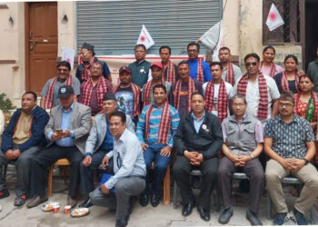काठमाडौँ महानगरपालिकामा वडाध्यक्षको उम्मेदवार बनेका तीनजना नेकपा (एमाले)मा प्रवेश