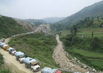 बञ्चरेडाँडामा प्रहरी परिचालन गरेर फोहोर फाल्न थालियो