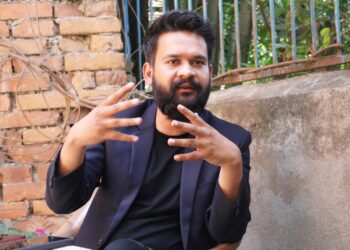प्रचण्डप्रति बालेनको आक्रोश– फोहोर लैजाने बाटोको हविगत बनाउनेको घरमा कसरि बस्न्न सक्नु हुन्छ ?