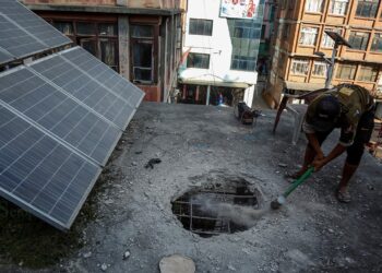 अदालतको आदेशविपरीत महानगरले फेरि भत्कायो बांगेमुढाको सामुदायिक घर