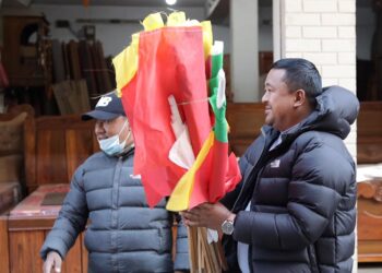 रेशम छुट्ने हल्लाले डिल्लीबजार जेलबाहिर कार्यकर्ताको घुइँचो
