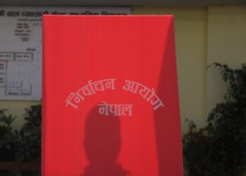 दोलखाका १० मतदान केन्द्रमा मतदान सुरु