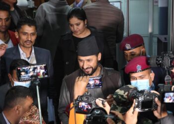 रवि लामिछानेले प्रधानमन्त्रीलाई बुझाए राजीनामा