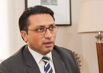स्वर्णिम वाग्लेले लिए रास्वपाको सदस्यता,  तनहुँ-१ मा रास्वपाबाट स्वर्णिम वाग्ले उम्मेदवार