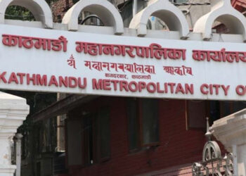 महानगरले फोहोर मैला गरेको भन्दै दुई जनालाई तिरायो १२ हजार