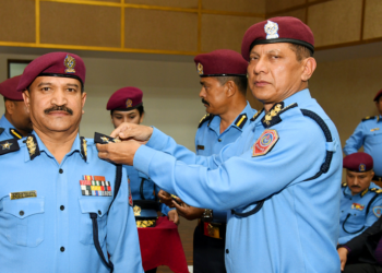 वसन्तबहादुर कुँवरलाई आईजीपी बनाउन प्रधानमन्त्री पुष्पकमल दाहाल प्रचण्डलाई देउवाको फोन