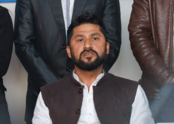 डा. ढाकाकुमार श्रेष्ठ ‘बार्गेनिङ प्वाइन्टमा’ छन्, म डुबेँ भने पार्टी नै डुबाइदिन्छु भन्दैछन्  – रवि लामिछाने