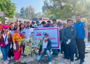 पशुपति सरसफाइ अभियानमा वायुसेवा निगमको साथ