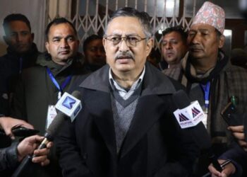 घरमा प्रहरी पुग्दा पत्नीसँग भिडियो कलमा थिए पूर्वमन्त्री बालकृष्ण खाँण