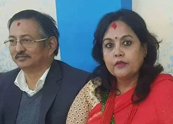 हिरासतमा रहेका श्रीमान् बालकृष्णलाई भेट्न पुगिन् मञ्जु खाण