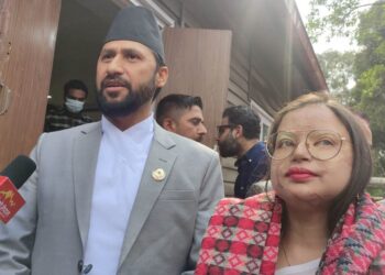रेशम चौधरी  निर्दोष भएर छुट्नुभएन,कैद मिनाहा गराएर निकालियो – रवि लामिछाने
