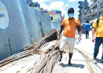 सडकमा निर्माण सामग्री राख्न महानगरको स्वीकृति चाहिने