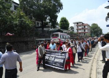 सामुदायिक विद्यालय बन्दका कार्यक्रम फिर्ता