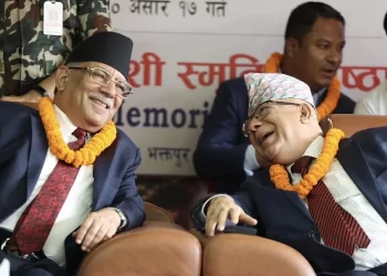 माधवजी र मैले नेकपातिरै फर्किनुपर्छ भनेका छौँ – प्रचण्ड