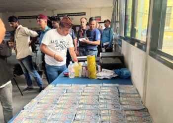पर्यटक बसबाट ५२ लाख ७३ हजार नक्कली नोट बरामद, ९ जना पक्राउ
