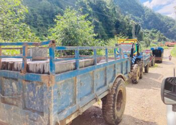 नेपालका मुख्य सहरमा ताराखोलाको स्लेट ढुङ्गा निर्यात