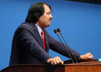 देश टाइटनिक डुबे जस्तै डुब्दैछ : सिके राउत