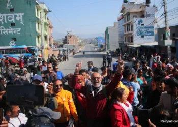 दुर्गा प्रसाईंको रिहाइको माग गर्दै सानोठिमी–सल्लाघारी सडक अवरोध
