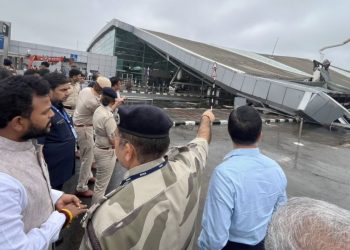 अधिक वर्षाले दिल्लीको अन्तर्राष्ट्रिय विमानस्थलको छत भत्कियो