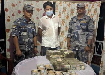 स्रोत नखुलेको एक करोडसहित एकजना पक्राउ
