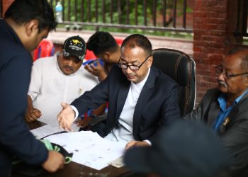 न्यूरोडको फुटपाथ विस्तारको बिरुद्दमा वडा नम्बर २२ ले सुरू गर्‍यो सडकबाटै सेवा