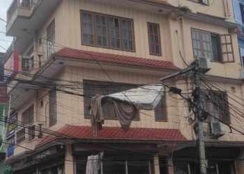 त्रिभुवन अन्तरराष्ट्रिय बिमानस्थल   अगाडि रहेको  सिटी होटेल थ्रीमा आगलागी