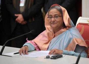 बंगलादेशकी प्रधानमन्त्री शेख हसिनाले राजीनामा दिएर देश छाडेको दाबी
