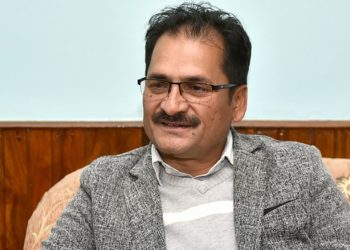 नेकपा एमालेका स्थायी कमिटी सदस्य मणि थापा पदमुक्त