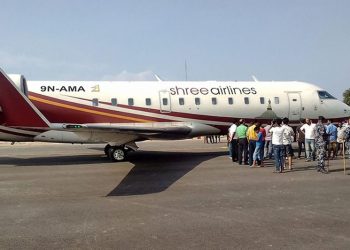 श्री एयरलाइन्सको विमान धावनमार्गबाट फिर्ता