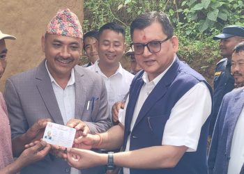 प्रकाश तामाङले पाए घरमै नागरिकता