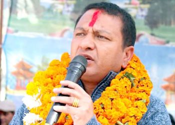 सहकारी ठगी अभियोगमा ढोरपाटनका मेयर देवकुमारलाई लगियो कास्की अदालत