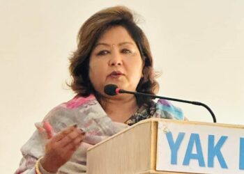 ओमानको भ्रमणमा जाँदै परराष्ट्रमन्त्री राणा