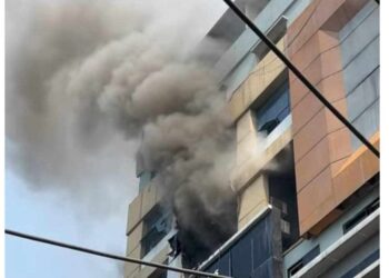 इटहरीमा रहेको सेन्टर प्लाजामा आगलागी , उद्धारको प्रयास