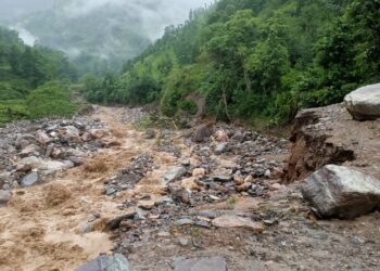 बागलुङमा बाढीले विद्युत् आयोजनाको पावर हाउस बगायो
