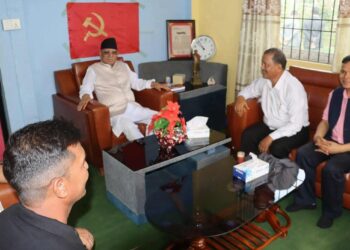 विप्लवलाई भेट्न  प्रचण्ड  हरिसिद्धिमा